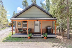 Exterior - Forest View Cabin (West Yellowstone)