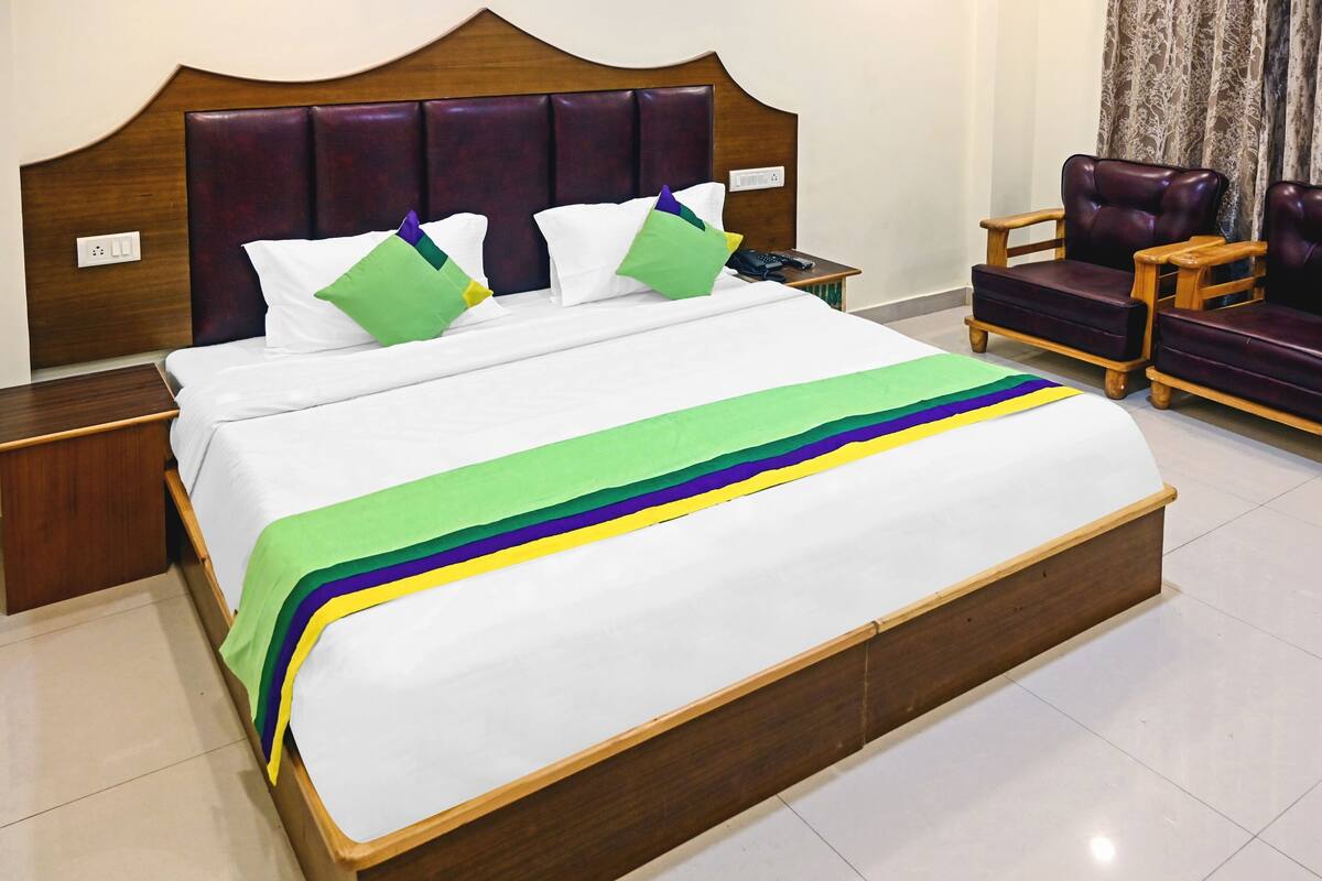 Standard Double Room | Iron/ironing board, free WiFi, bed sheets