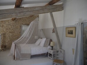 2 soverom, strykejern/-brett, wi-fi (inkludert) og sengetøy