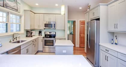 Sandy Seas Villa - Just one home from the Sand