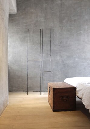 3 bedrooms, bed sheets
