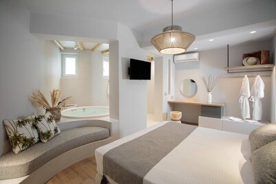 Exclusive Villa - Sunday Luxury Suites - Naxos Ag. Anna Beach