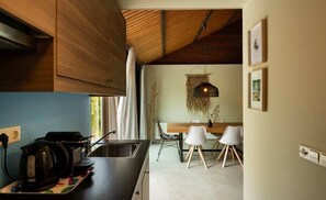 Dining - Holiday home De Haerde 66 privately situated near sea and beach (Ellemeet)