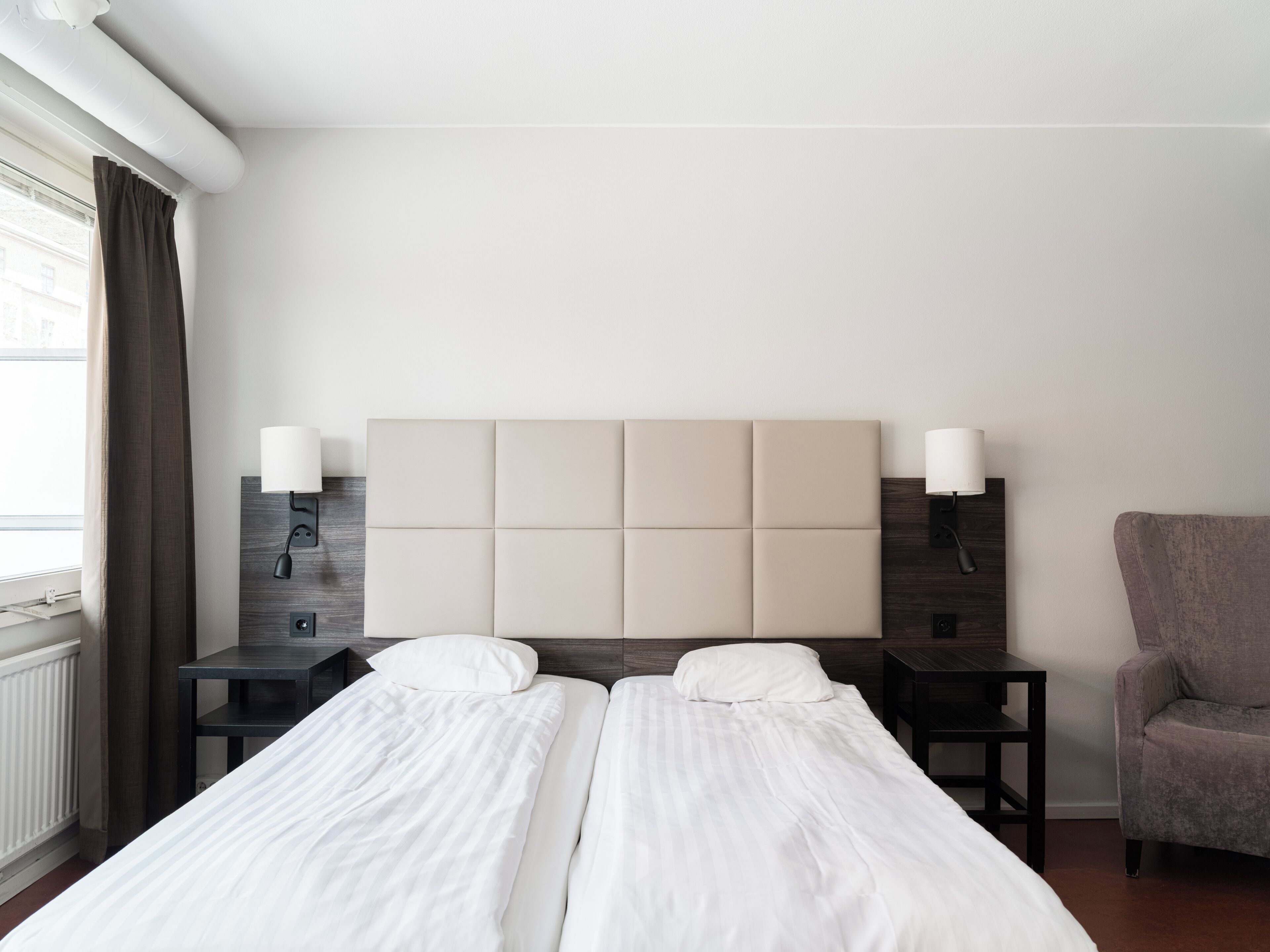 Habitación triple estándar, 3 camas individuales, baño compartido | Wifi gratis y ropa de cama