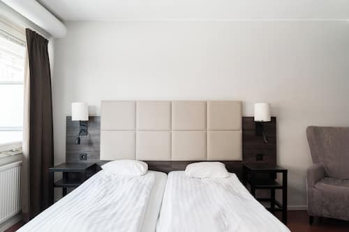Quarto triplo standard, 3 camas de solteiro, banheiro compartilhado | Wi-Fi de cortesia, roupa de cama