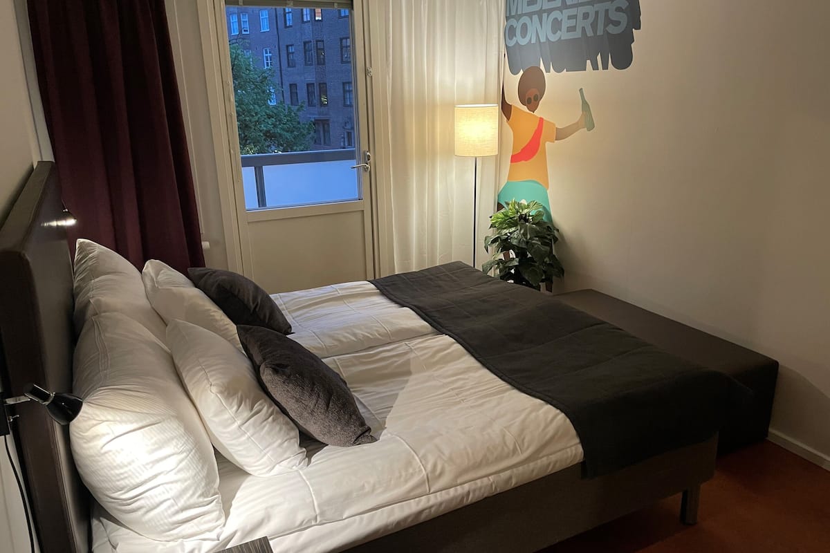 1 bedroom, free wifi, bed sheets