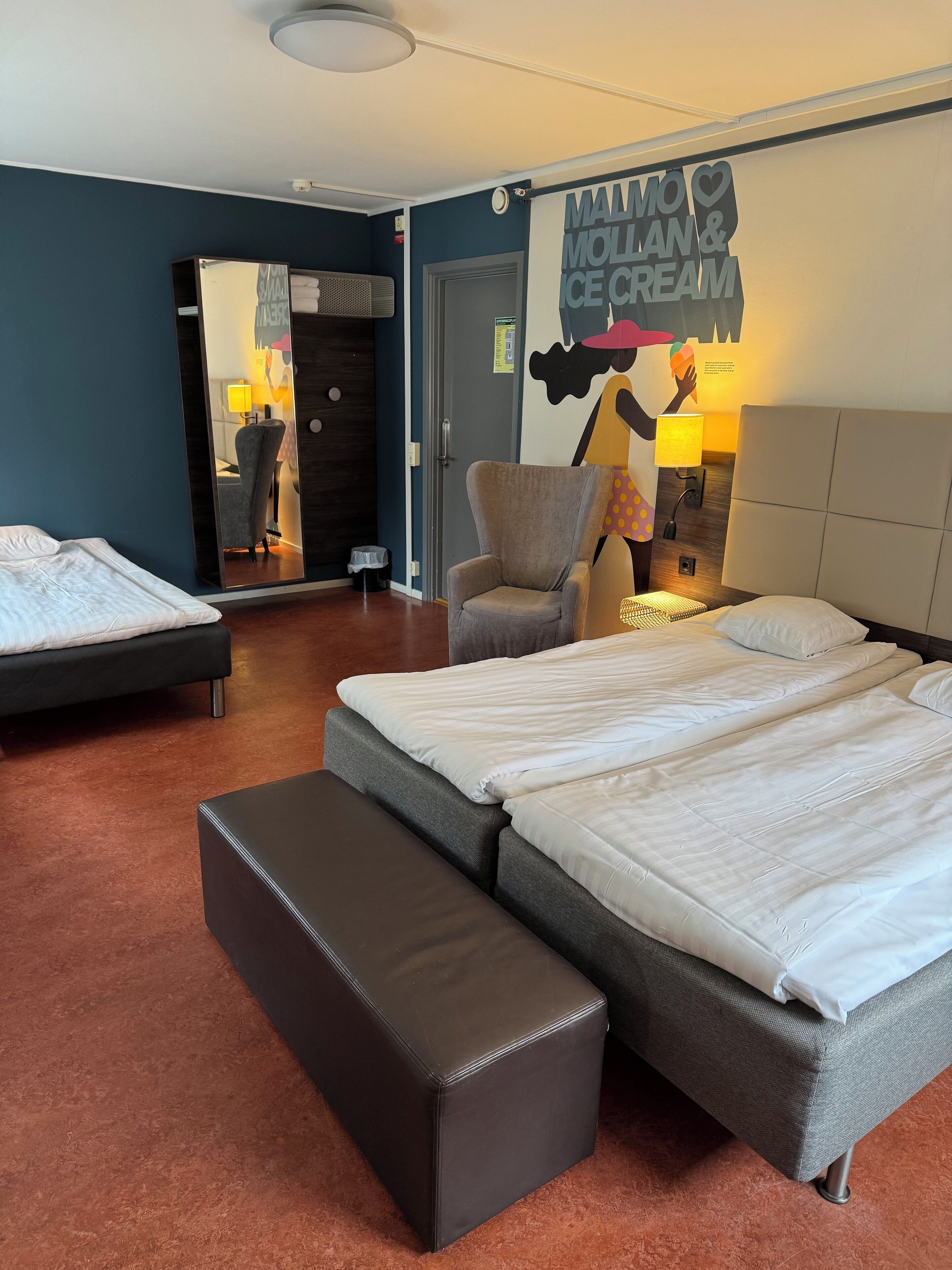 Quarto triplo standard, 3 camas de solteiro, banheiro compartilhado | Wi-Fi de cortesia, roupa de cama