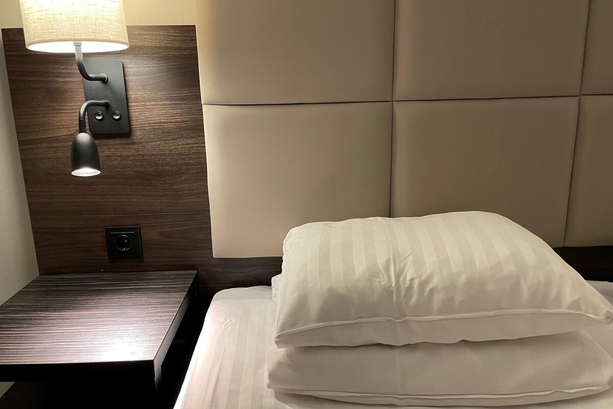 1 bedroom, free wifi, bed sheets