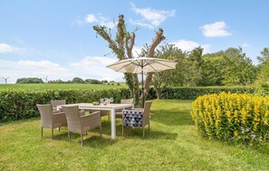 Outdoor dining - Awesome home in Stege with WiFi (Stege)