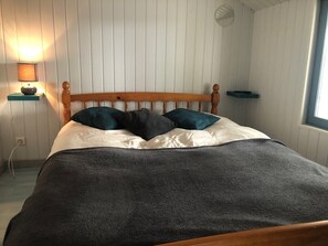 1 Schlafzimmer, Bügeleisen/Bügelbrett, Bettwäsche