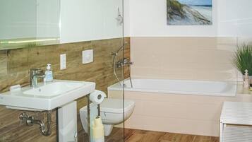 Combined shower/tub
