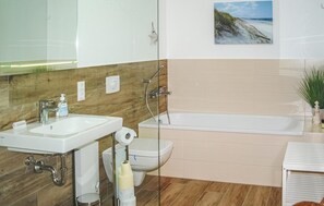 Combined shower/tub
