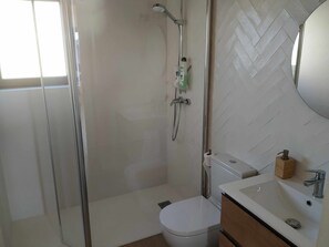 Hair dryer, towels