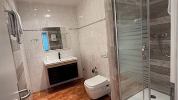 Standard Double Room, City View | Bathroom
