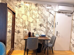 Double Room, Courtyard View | Iron/ironing board, free WiFi, bed sheets - Akomo Bern (Bern)