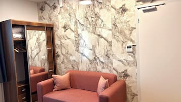 Economy Double Room, Courtyard View | Iron/ironing board, free WiFi, bed sheets