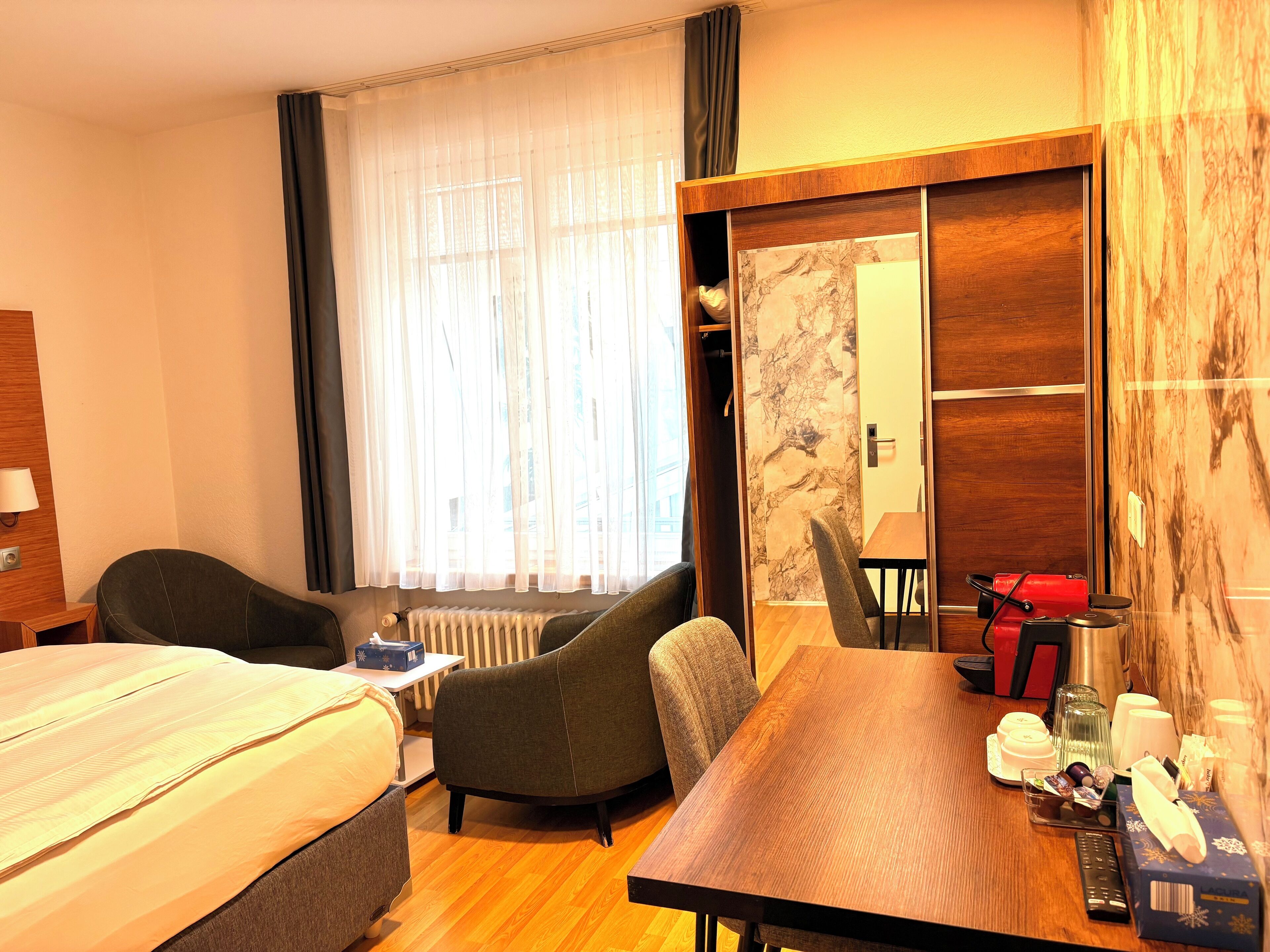 Iron/ironing board, free WiFi, bed sheets