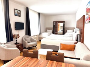 Phòng 4 Economy, quang cảnh sân vườn | Bàn ủi/dụng cụ ủi quần áo, truy cập Internet không dây miễn phí 