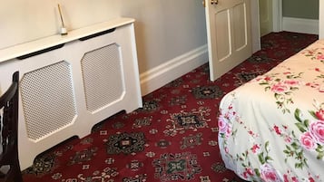1 bedroom, iron/ironing board, travel cot, free WiFi