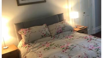 1 slaapkamer, een strijkplank/strijkijzer, reisbedje, gratis wifi