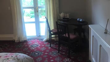 1 bedroom, iron/ironing board, travel cot, free WiFi