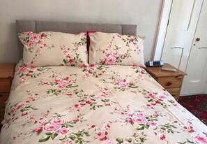 1 makuuhuone, silitysrauta/-lauta, vauvan matkasänky, ilmainen Wi-Fi