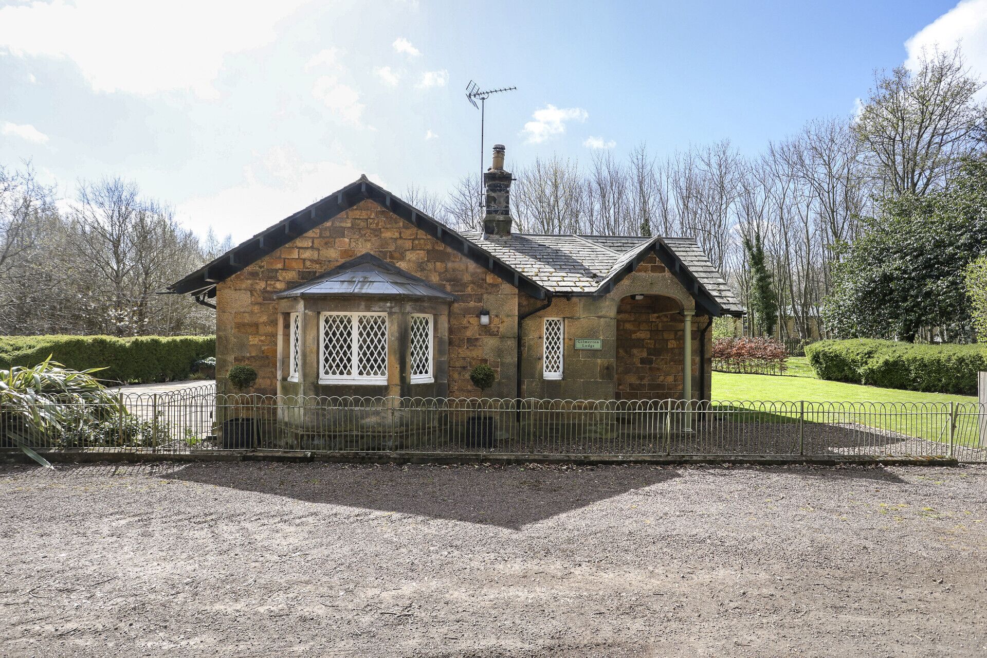 ALTIDO - Stunning 3 Bed Lodge With Gardens At Gilmerton House