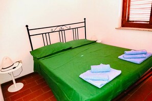 3 Schlafzimmer, Bügeleisen/Bügelbrett