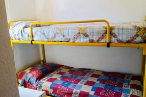 3 camere, ferro/asse da stiro