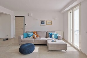 Living area - Two-room apartment H2O in the centre of Imperia (Imperia)