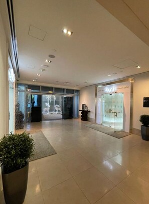 Interior entrance - Luxury 1 bedroom at Fashion Avenue Dubai Mall Residences (Dubai)