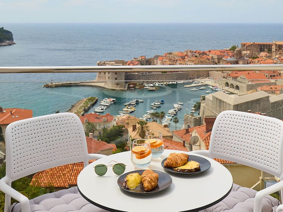 Apartment (2 Bedrooms) | Balcony