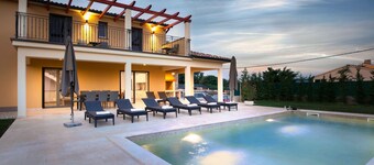 Superschönes Ferienhaus mit Pool