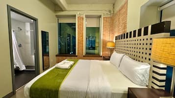 2 habitaciones, tabla de planchar con plancha y cuna de viaje