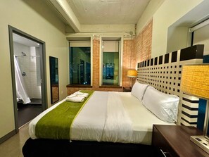 2 bedrooms, iron/ironing board, travel cot, free WiFi