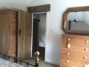 Cottage | 1 bedroom, free WiFi, bed sheets - Impeccable Cottage Suitable for 2 Adults & 1 Child (York)