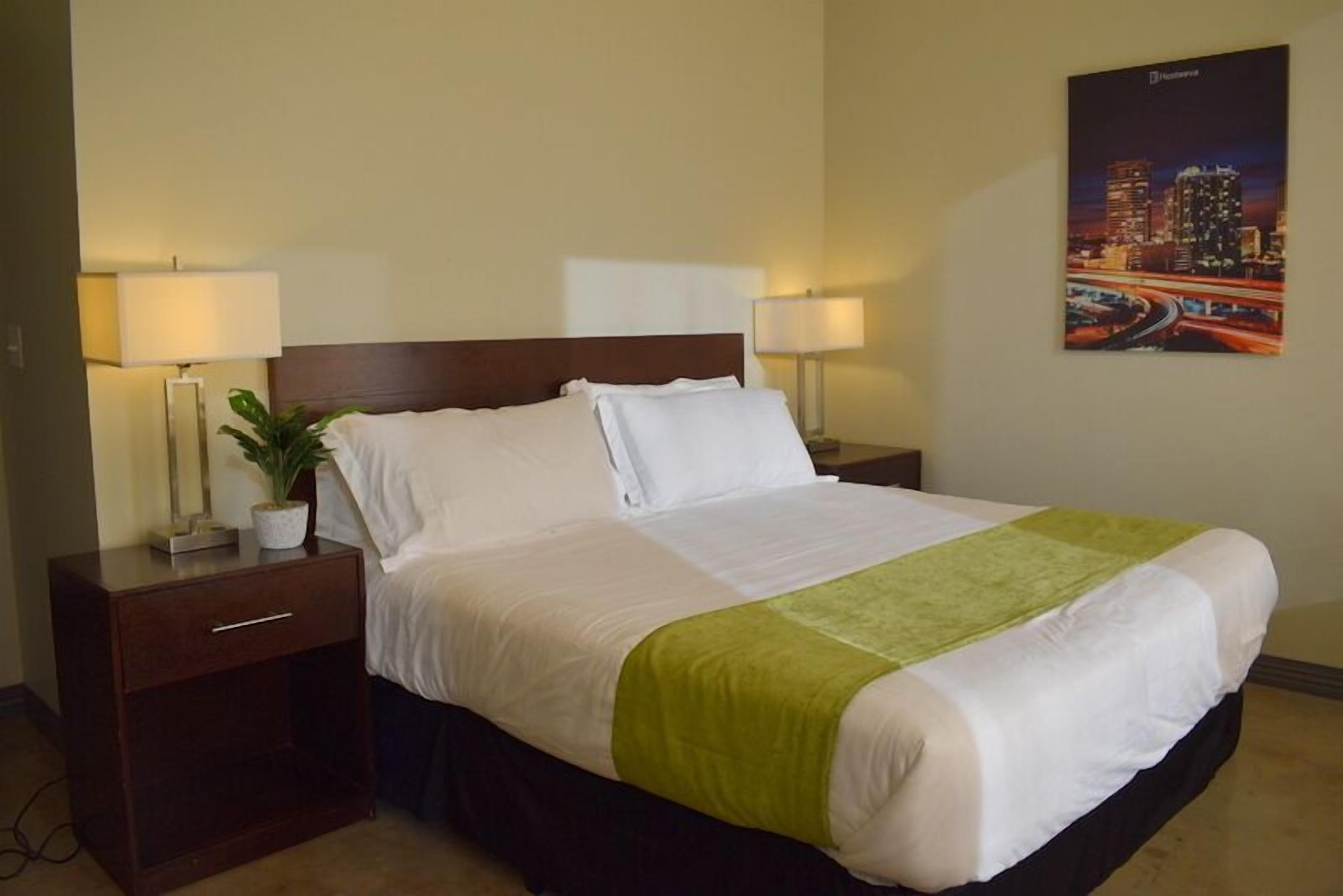 2BR | 2 Bath | Downtown Views | Free Valet Parking