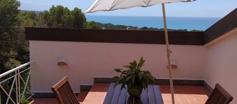 Monolocale in Villa con Terrazza Solarium e Splendida Vista Mare
