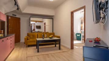 Grand Apartment | Living area | 37-inch LCD TV with digital channels, TV