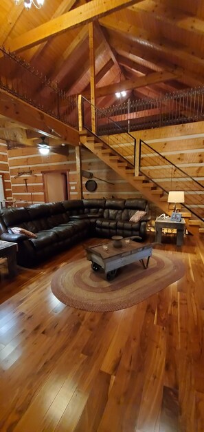 Interior - Walk to the water log cabin, access to dock, hot tub, fire pit, grill, spacious (Bronston)