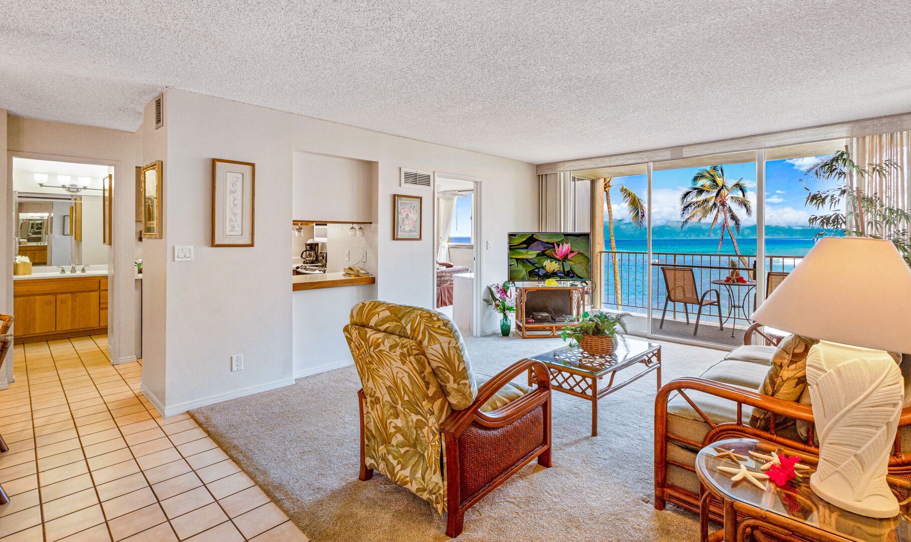 Direct Oceanfront Incredible Molokai View! Royal Kahana 309