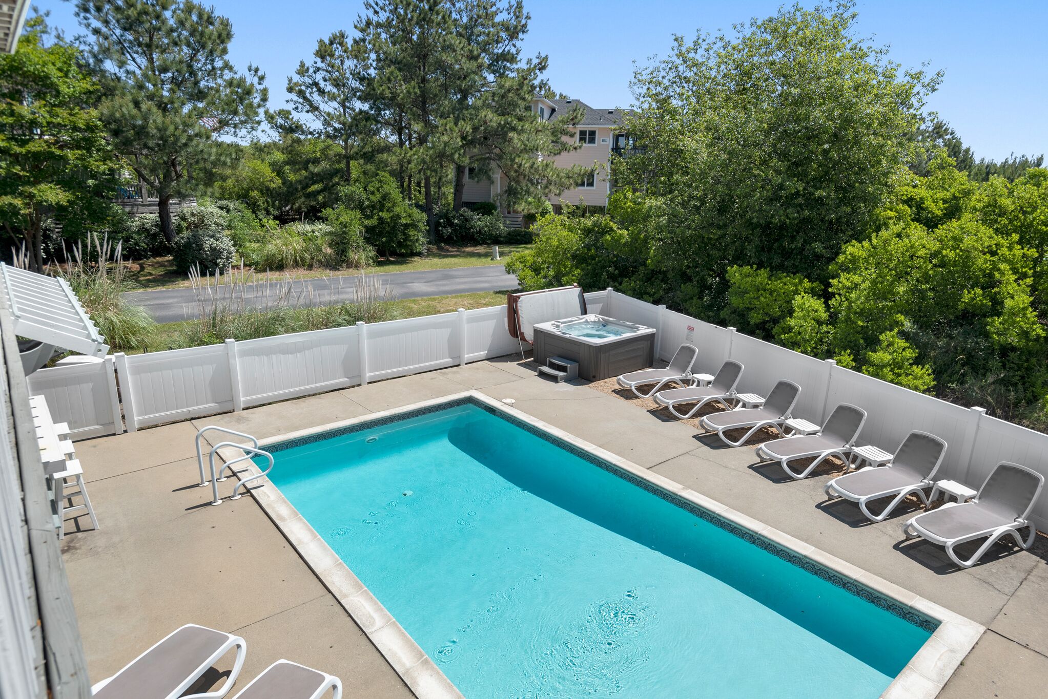 Living On Beach Time: Private pool, hot tub, rec room with a pool table & co