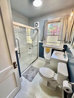 Hair dryer, towels - *State Parks*Bungalow*CoffeeBar*Pet Friendly*Porch (Ironton)