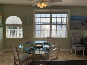 Dining - Dockside 505-2 bedroom condo with Beautiful views (Clearwater)