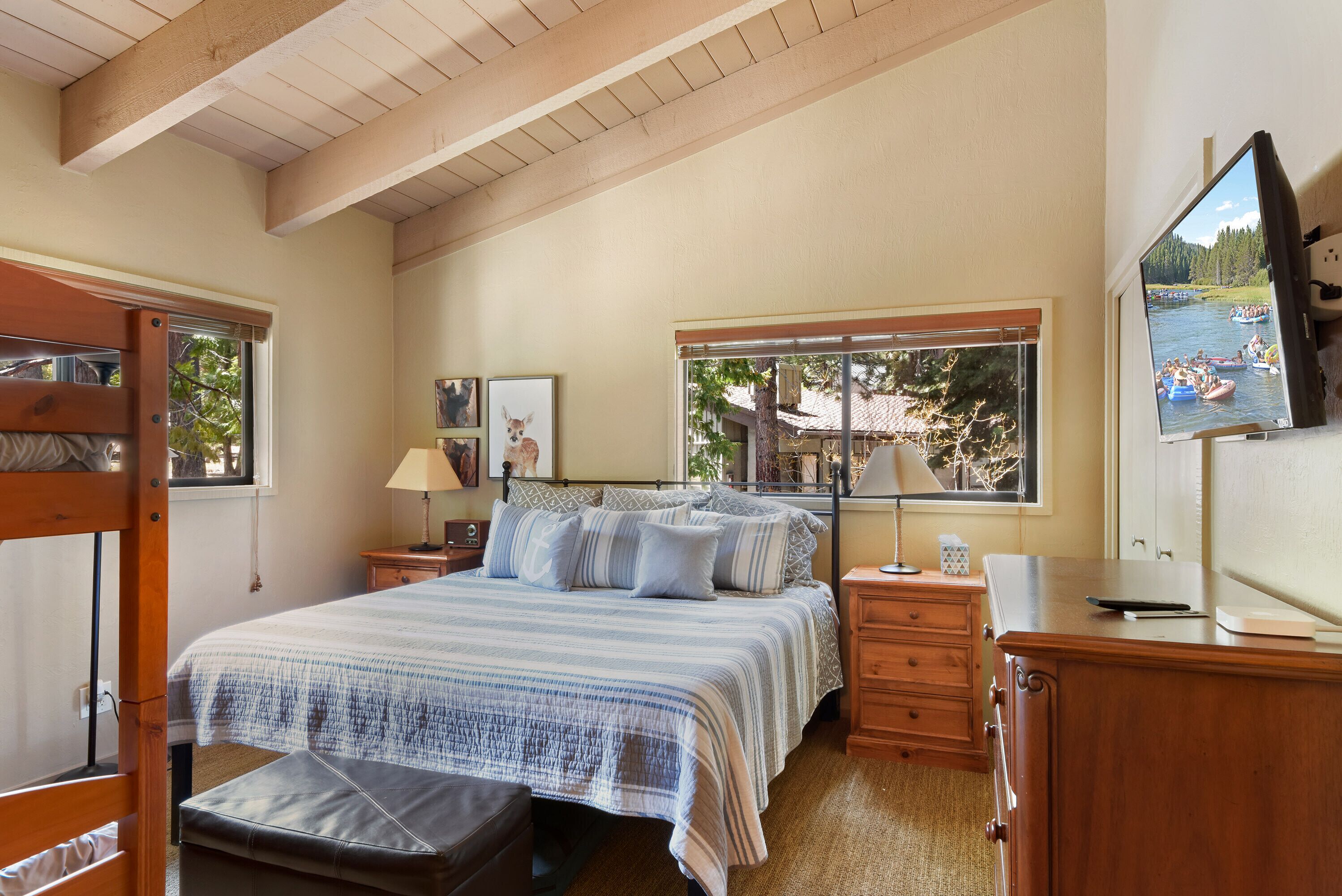 Tahoma Condo w/ Gas Grill | Lakefront HOA Amenities Access