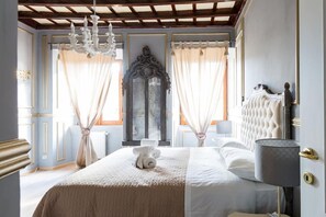 2 chambres, coffres-forts dans les chambres, fer et planche à repasser