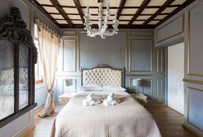 2 chambres, coffres-forts dans les chambres, fer et planche à repasser