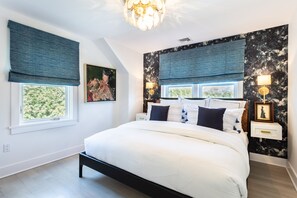 4 bedrooms, desk, iron/ironing board, WiFi