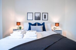 Superior Apartment | 2 bedrooms, individually decorated, individually furnished, desk - The Interchange Apartment by Opulent (Salford)