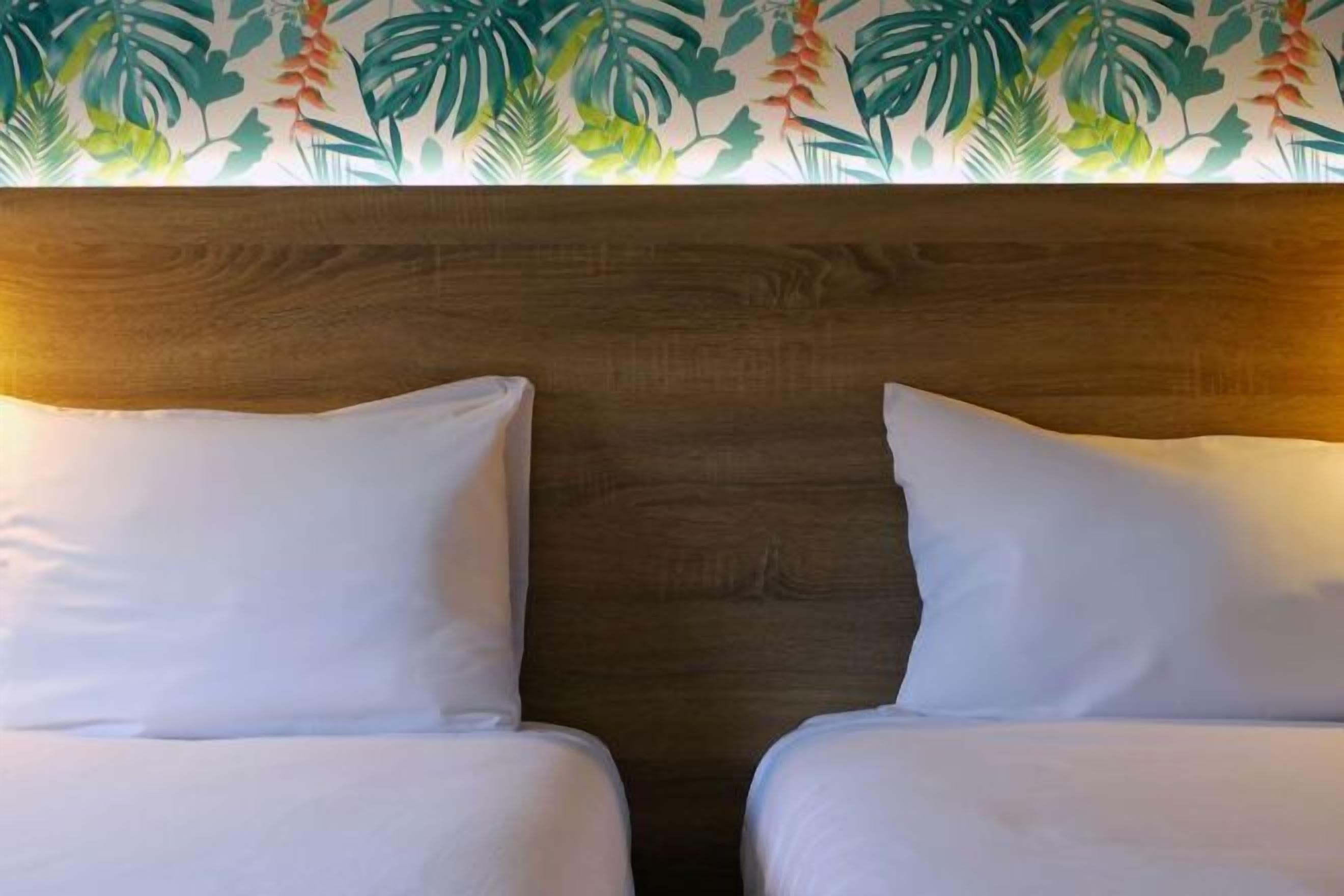 Laptop workspace, soundproofing, free WiFi, bed sheets